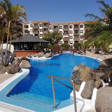 A Charming With A Swimming Pool Appartement