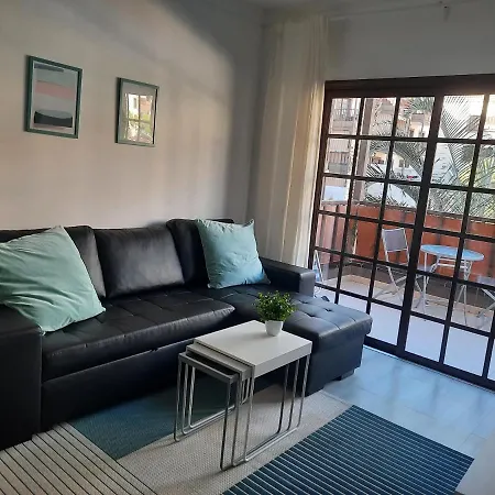 A Charming With A Swimming Pool Apartamento *