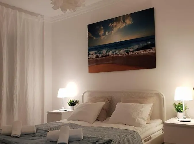 A Charming With A Swimming Pool Apartamento