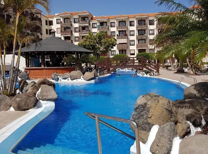 A Charming With A Swimming Pool Apartamento